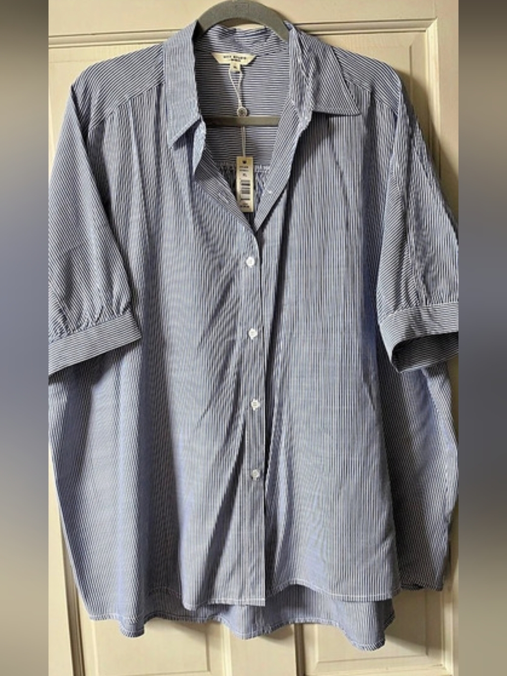 Max Studio London Women's Blue/White Striped Collared Button-Up Top XL